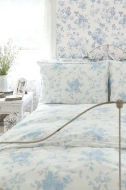 LoveShackFancy Everblooming Rosettes Wallpaper